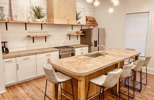 Chosewood Park House | Modern Scandinavian Bungalow HOT TUB 6 bed 3 bath