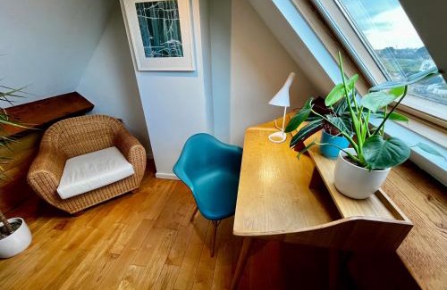 Shoreham-by-Sea House | Modern Seaside Townhouse feat Sauna near Brighton