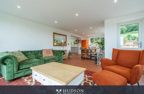 Angelbank House | Modern Snitton Cottage & Gardens