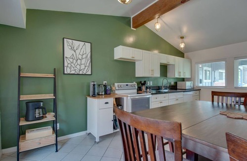 Roselawn Finance Apartment | Modern spacious 2-BR apartment/just minutes from downtown!