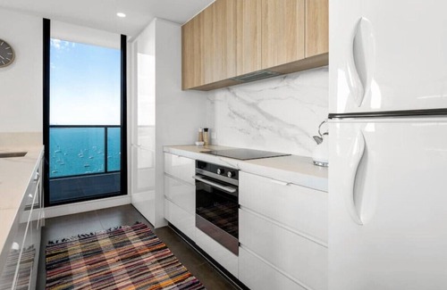 Geelong Apartment | Modern, Spacious 2BR Apartment with Ocean Views