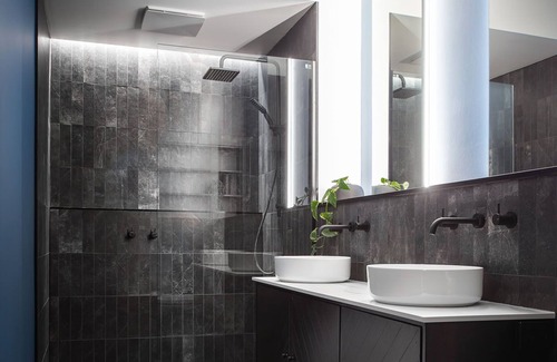 Launceston CBD Apartment | Modern, spacious CBD Apartment across from City Park