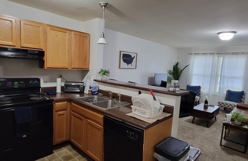 Benjamin Van Clark Park House | Modern Stay Savannah Work, Play & Relax