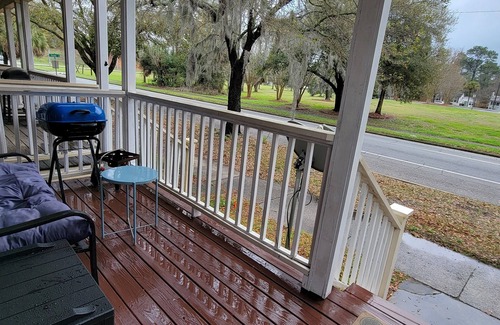 Benjamin Van Clark Park House | Modern Stay Savannah Work, Play & Relax