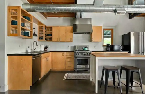 Grantville House | Modern Strawbale on 10 Private Acres