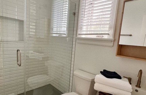 St. Michaels Apartment | Modern Studio in heart of town.
