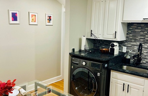Belmont Apartment | Modern Studio near Universities Pharma & Hospitals