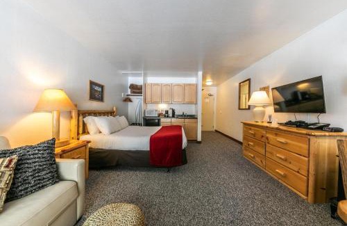 Truckee House | Modern Studio w/Balcony #211 at Donner Lake Village