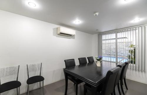 Nimman Apartment | Modern Style 1BR/Large balcony at Nimman