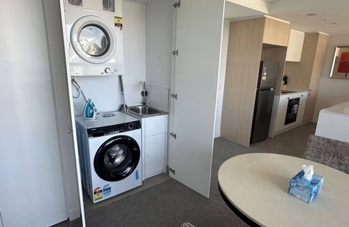 Phillip Apartment | Modern Style Comfortable 1Bedroom Apt with Parking