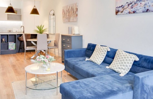 Westcliff-on-Sea Apartment | Modern & Stylish 1BR City Centre Nr Cliffs Pavillion by Luxiety Stays