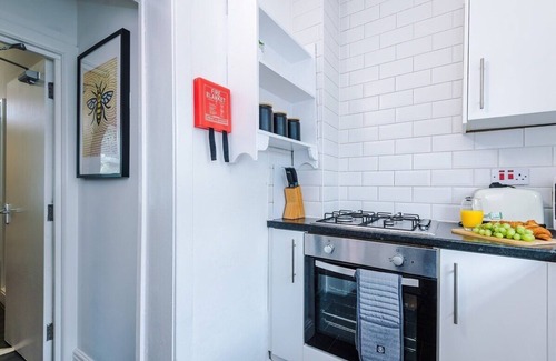 Salford House | Modern & Stylish house | FREE parking/city centre