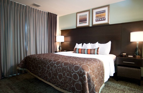 Barker Condo | Modern Suite | Free Breakfast + Free Wi-Fi