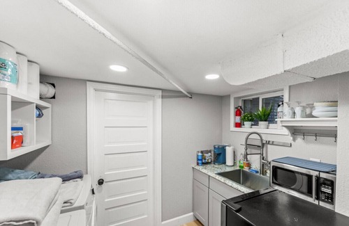 Speer Apartment | Modern Suite in Denver’s Art District I Walkable