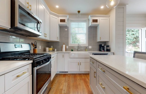 Clayton House | Modern Townhome, Walkable Luxury in the Heart of Clayton with Mountain Views