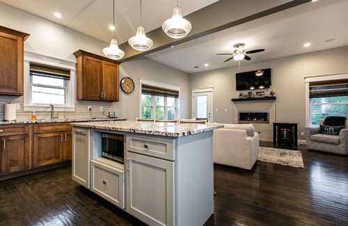 Dubuque House | Modern townhome with river views in historic Dubuque!