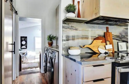 McNeil House | Modern Train Depot Farmhouse: Private 1 acre oasis
