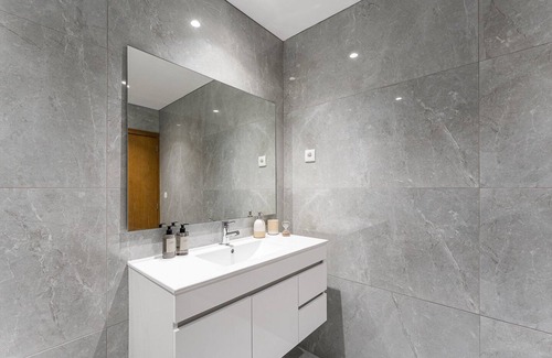 Fareja Apartment | Modern tranquility in Gémeos