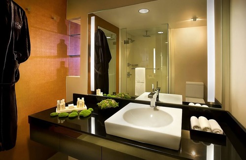 Gaslamp Quarter Hotel | Modern Unit w/Large Patio! Onsite Parking, Pool! Short Drive to San Diego Zoo!