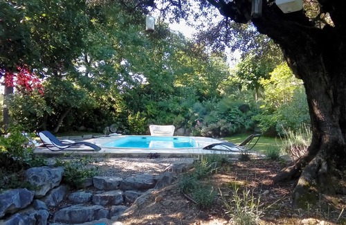 Villeneuve-les-Avignon Villa | Modern villa with pool, comfort and calm near Avignon