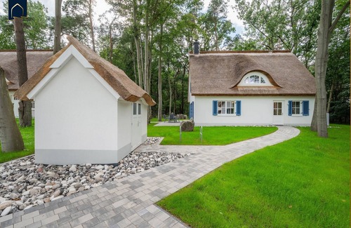 Zirchow House | Modern vacation home in the fishing village with sauna & fireplace - in the middle of nature, close to