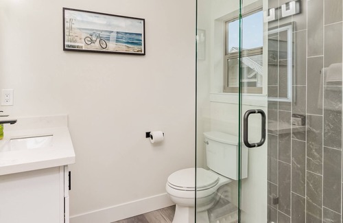 Phinney Ridge House | Modern, walkable, dog-friendly home with gorgeous views & EV charger