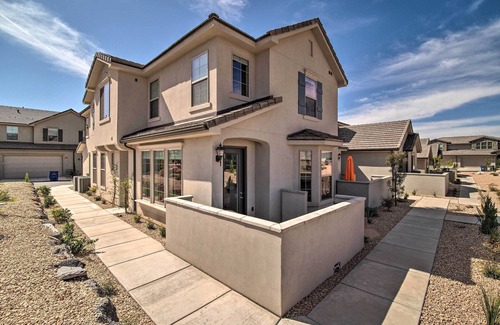 Sienna Hills House | Modern Washington Home - Pool & Trail Access!