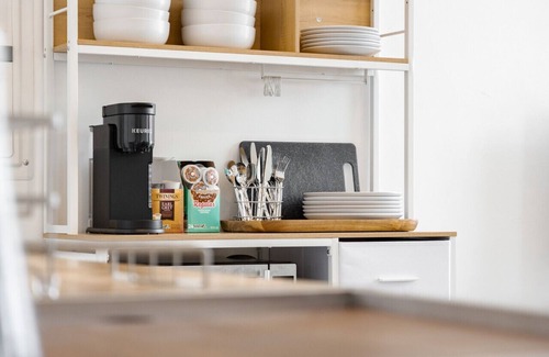 High Point Condo | Modern West Seattle Studio Near Parks & Beaches