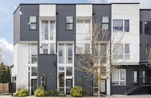 High Point Condo | Modern West Seattle Studio Near Parks & Beaches