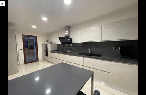 Western Andalusia Villa | Moderna y Cálida Villa con Espectaculares Vistas a Sevilla