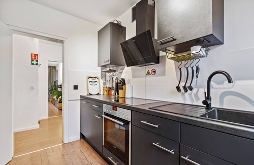 Rheinhausen Apartment | Moderne 3 Zimmer-wohnung 68m² Parken Vollausgestattet