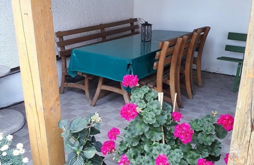 Nurn Apartment | Moderne 40qm Ferienwohnung mit Terrasse und Gartenlaube, kostenfreies WLAN