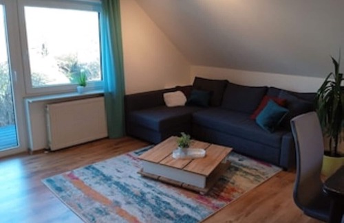 Assamstadt Apartment | Moderne Ferienwohnung mit Balkon