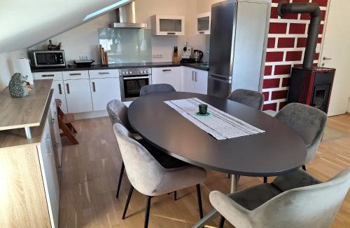Bad Goisern Apartment | Moderne, Ferienwohnung mit Seeblick, near Hallstatt