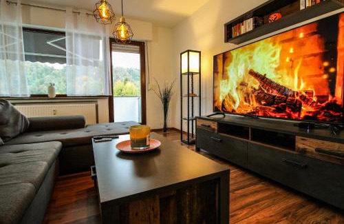 Bullay Apartment | Moderne FeWo SKY Netflix Terrasse Burgblick Boxspringbett Waschtrockner