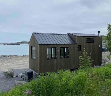 Moskenes Apartment | Moderne minihus ved havet
