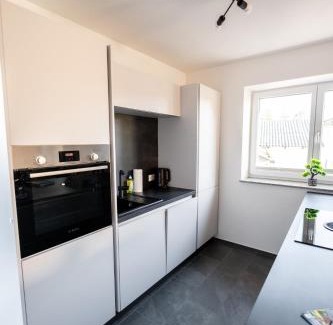 Lengau Apartment | Moderne Wohnung in Seenähe!