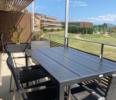 Torroella de Montgri Apartment | Moderno apartamento en Empordà Golf