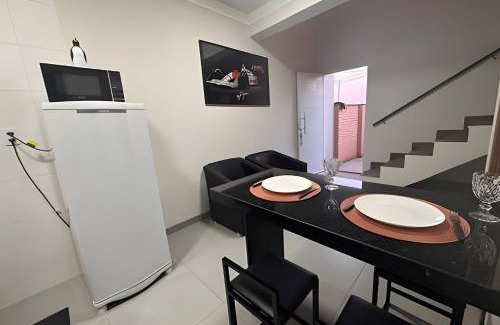 Jacarezinho Villa | Moderno Loft com ar condicionado e vaga