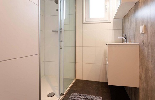 Avenhorn Ski Chalet | ✓ Module Special at Park Westerkogge ✓ Holiday home for 6 people ✓ Located in Berkhout (North Holland) ✓ Waterfront holiday resort ✓ Book directly at the resort