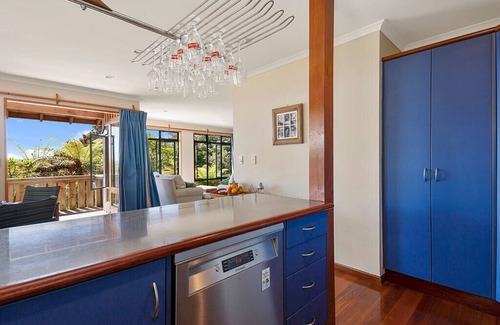 Pukawa Cottage | Moetu Lodge - Pukawa Bay Holiday Home