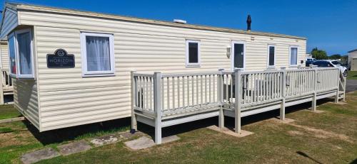 Ingoldmells House | MOLLIES DEN 3 8 Berth 3 bedroom Waterside Leisure Park INGOLDMELLS
