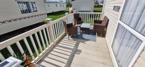 Ingoldmells Resort | MOLLIES DEN 6 Berth 2 Bedrooms Waterside Leisure Park Ingoldmells