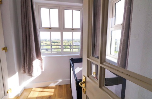 Enniskillen Cottage | MOLLY'S COTTAGE, pet friendly in Derrylin, County Fermanagh