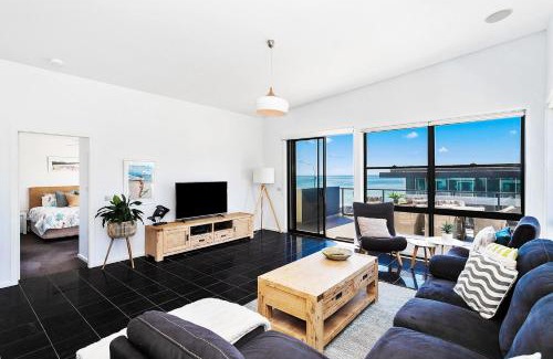 Mollymook Apartment | Mollymook Luxury Beachfront Apartment 10