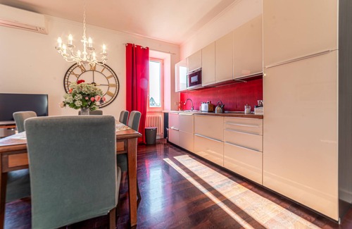Monti Apartment | Moma Domus - Luxury apartment up to 7 people 3 bedrooms 2 Bathroom