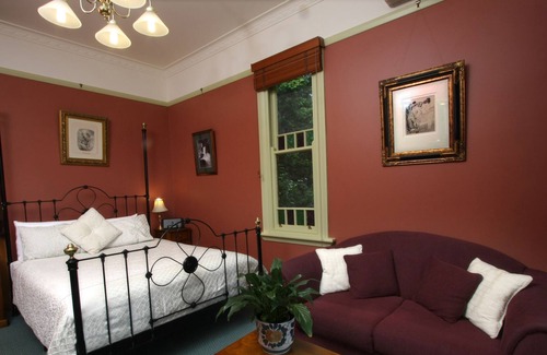 Wentworth Falls Bed & Breakfast | moments Mountain Retreat