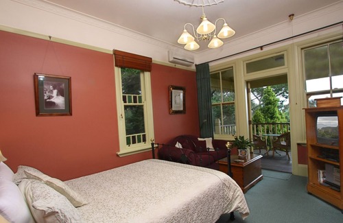 Wentworth Falls Bed & Breakfast | moments Mountain Retreat