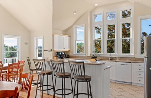 Corolla House | Mon-Elisa: Private Pool, Hot Tub, Club Access