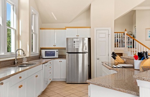Corolla House | Mon-Elisa: Private Pool, Hot Tub, Club Access